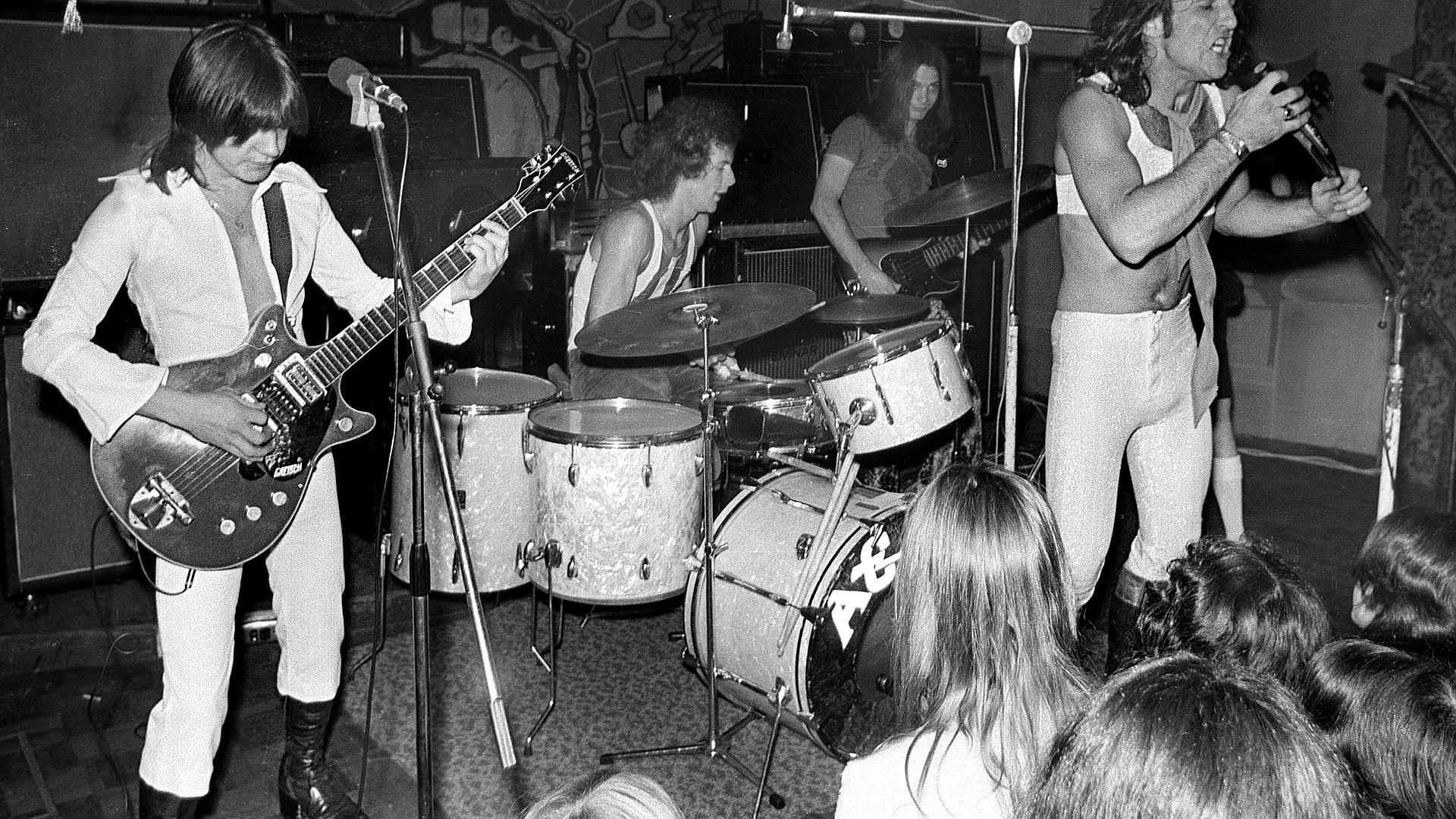 AC/DC - Forever Young