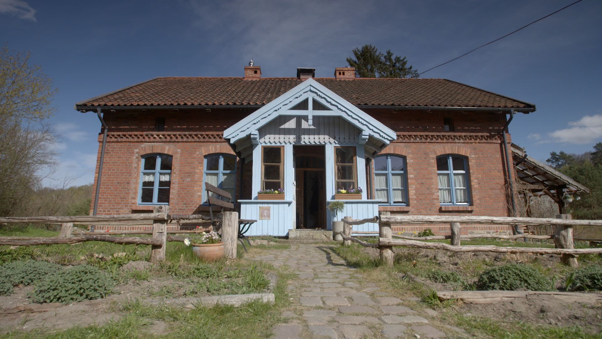 Daleko od miasta 16